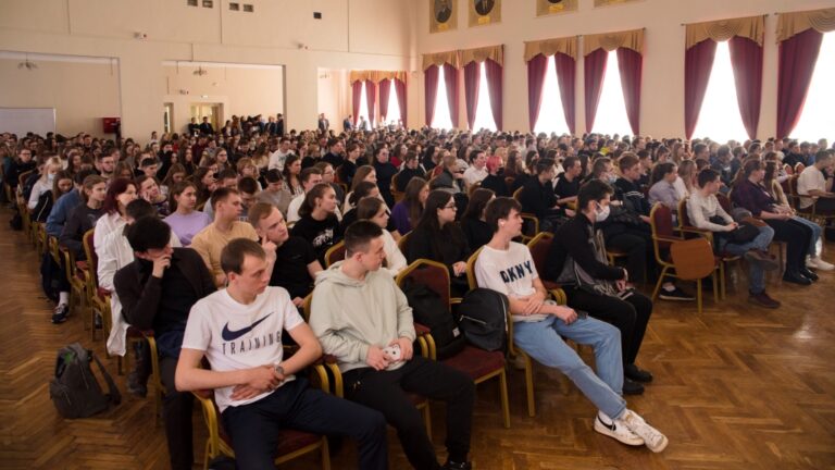 Диалог на равных с ректором Вятского ГАТУ Еленой Сергеевной Симбирских