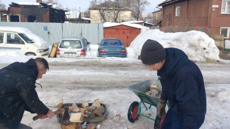 Студенты из студотрядов делают добрые дела