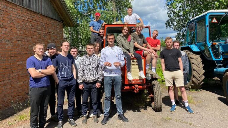 Участники студенческих отрядов успешно сдали экзамен на право управления транспортными средствами