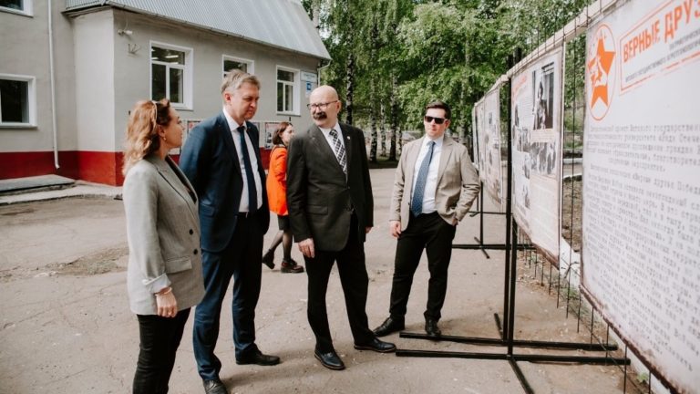 В Вятском ГАТУ показали конный балет