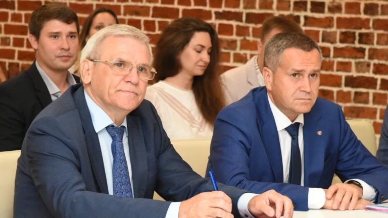 Заместитель полномочного представителя Олег Машковцев принял участие в обсуждении проектов законодательных инициатив молодежи Нижегородской области