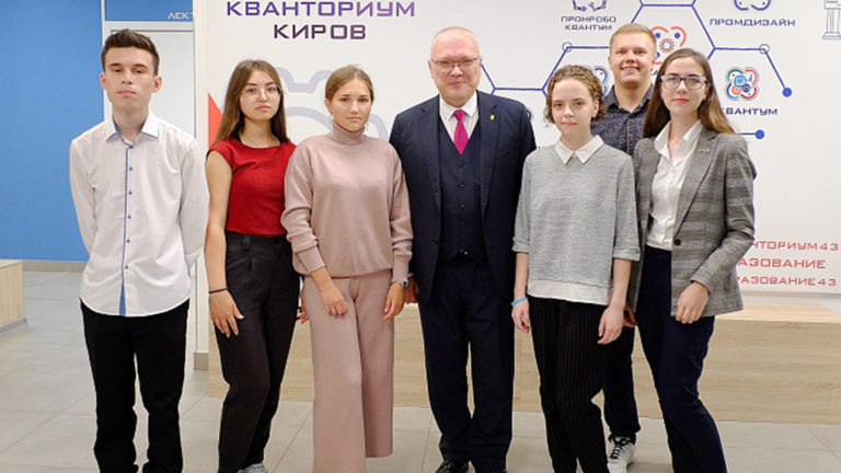 Александр Соколов: мы гордимся, что выпускники школ выбирают Киров для продолжения своего образования