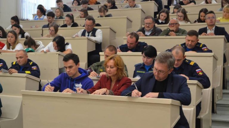 <strong>В Вятском ГАТУ пишут «Диктант Победы»</strong>