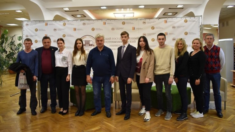 Сенаторы Совета Федераций встретились со студентами Вятского ГАТУ