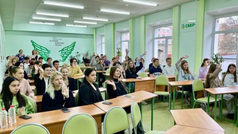 В Вятском ГАТУ определены первые победители «Своей игры» по экономике