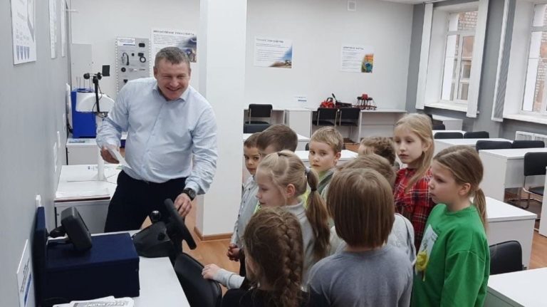 25 октября школьники 57 школы г. Кирова посетили лабораторию точного земледелия нашего университета