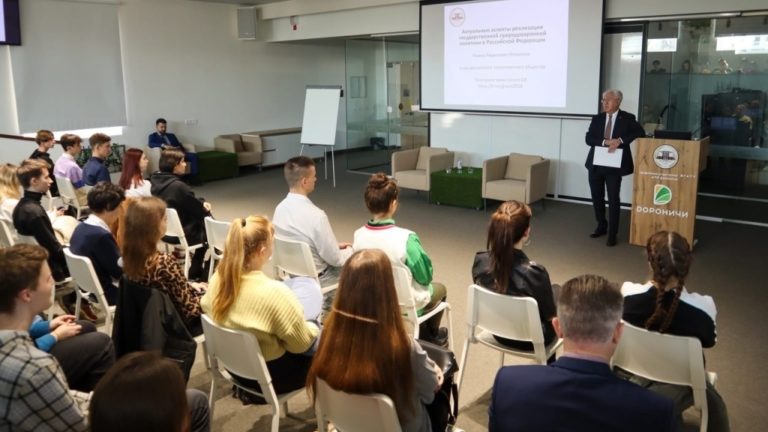 Состоялась встреча студентов и преподавателей Вятского ГАТУ с Рашидом Айдыновичем Исмаиловым