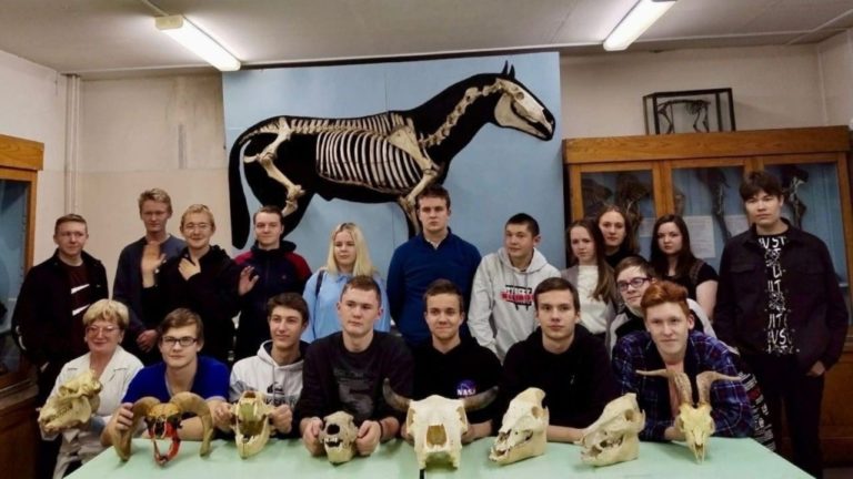 Школьники из пгт.Уни посетили факультет ветеринарной медицины Вятского ГАТУ