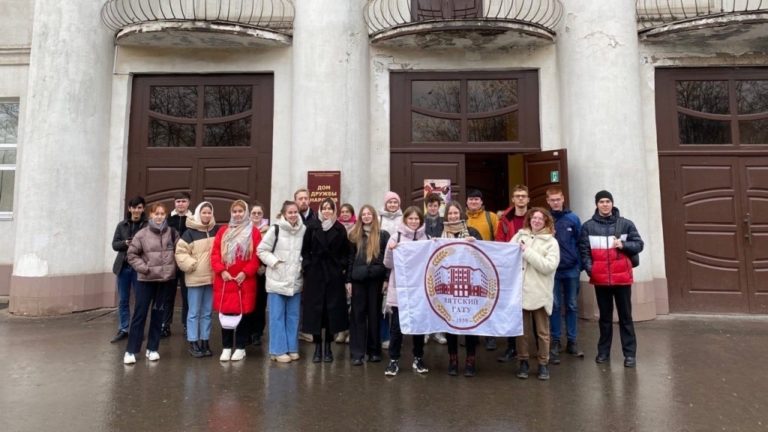 Студенты Вятского ГАТУ и курсанты Центра военно-патриотического воспитания «Витязь»  приняли участие в  «Большой этнографический диктант»
