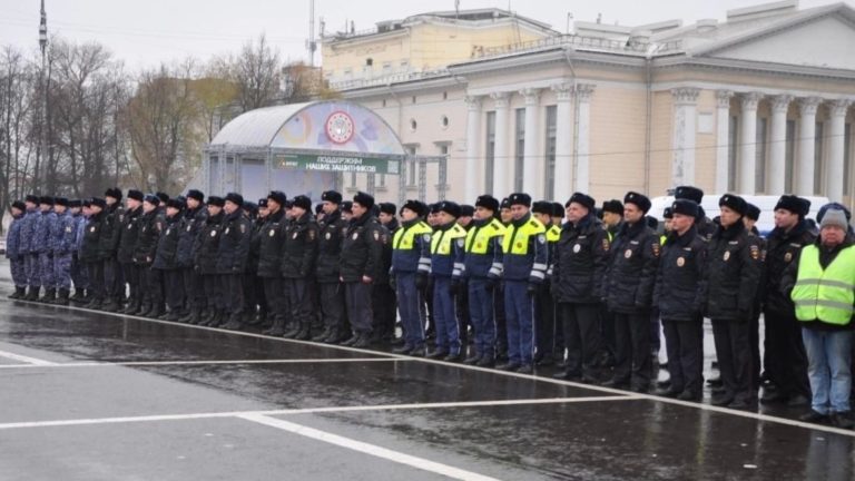 Ваша служба и опасна и трудна…..