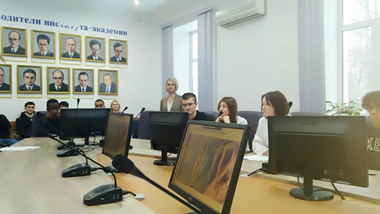 Интернациональный телемост в Вятском ГАТУ