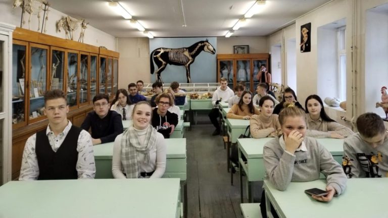 17 ноября в гости на экскурсию в Вятский ГАТУ пришли школьники из школы №32 г. Кирова.