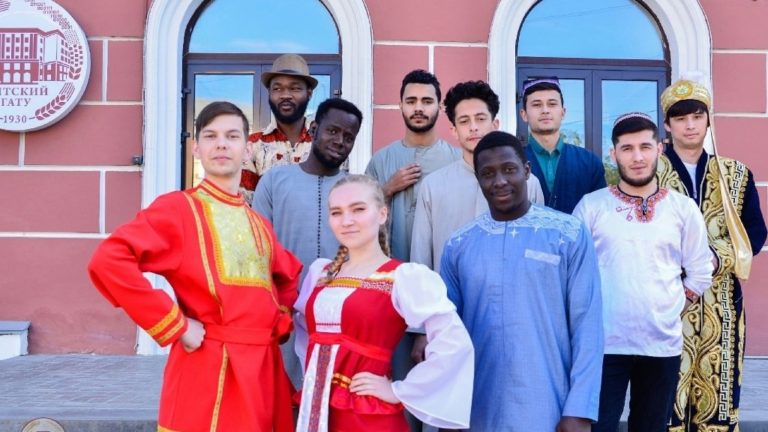 Медиалаборатория Вятского ГАТУ выиграла в фотоконкурсе «Дружба в лицах» в рамках Международного дня дружбы