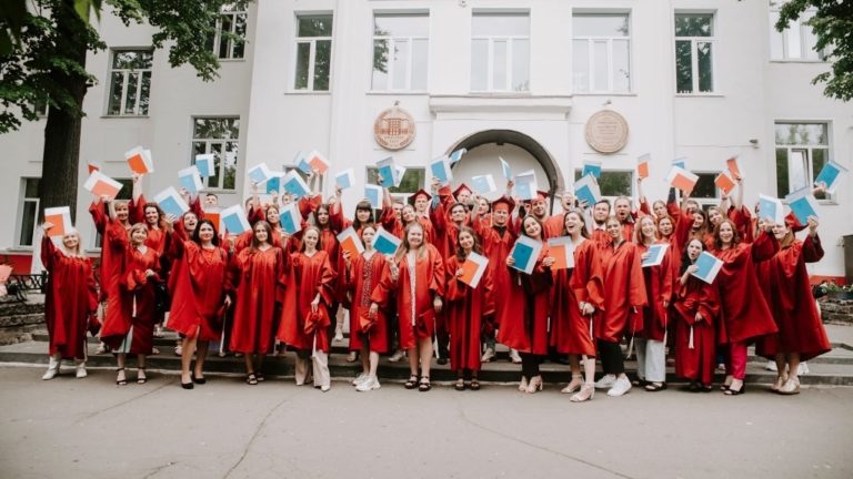 Торжественное вручение дипломов выпускникам Вятского государственного агротехнологического университета