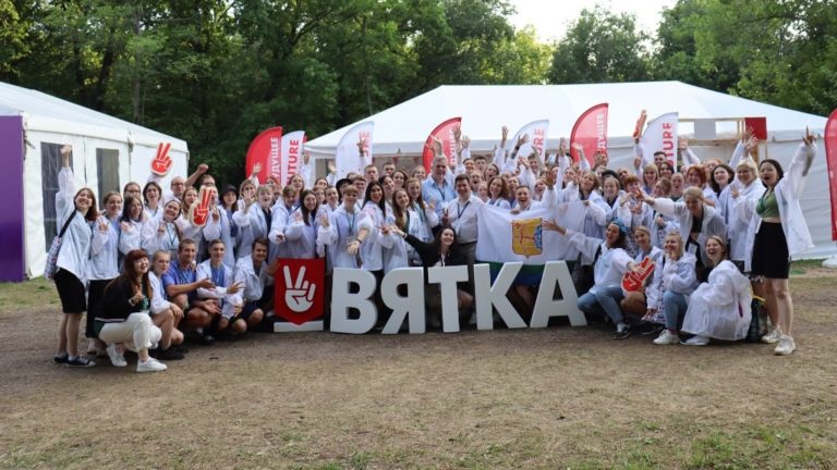 Главному федеральному инспектору по Кировской области презентовали лучшие молодежные проекты