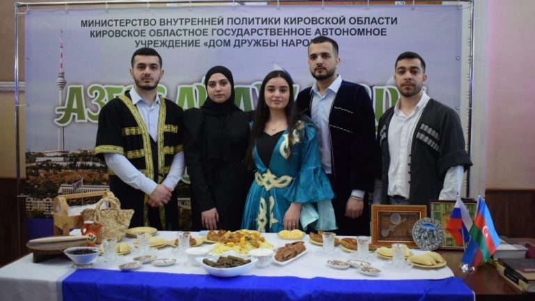 Иностранные студенты Вятского ГАТУ посетили День культуры народов Кавказа «Сияние гор» в КОГАУ «Дом дружбы народов»