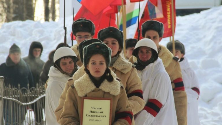 Курсанты ЦВПВ «Витязь» Вятского ГАТУ на торжественно-траурной церемонии захоронения