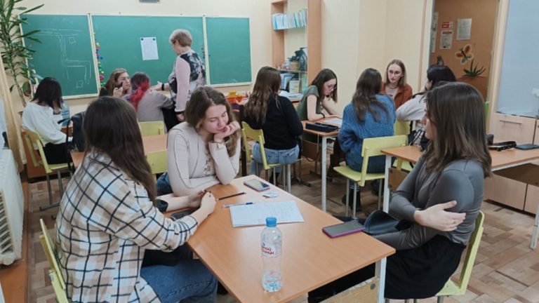 Кировские студенты станут наставниками для детей-сирот