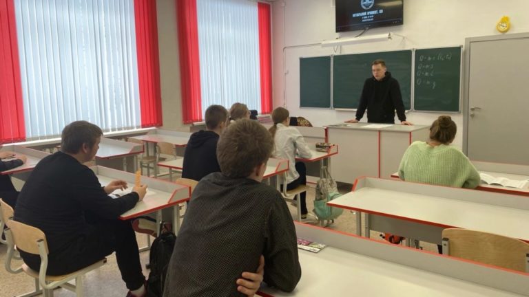 Представители факультета ветеринарной медицины Вятского ГАТУ встретились со школьниками