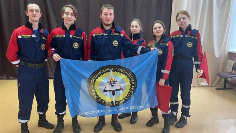 Добровольцы ВСКС Вятского ГАТУ на региональных детских соревнованиях «️Безопасное колесо»