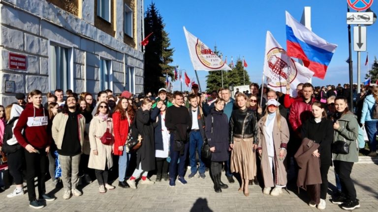 Вятский ГАТУ на общегородской студенческой Линейке памяти
