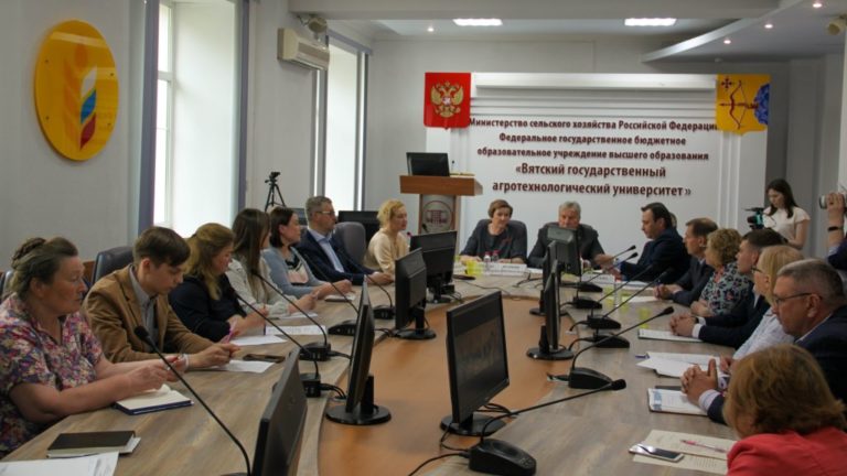Круглый стол «О развитии социального партнерства в АПК области»