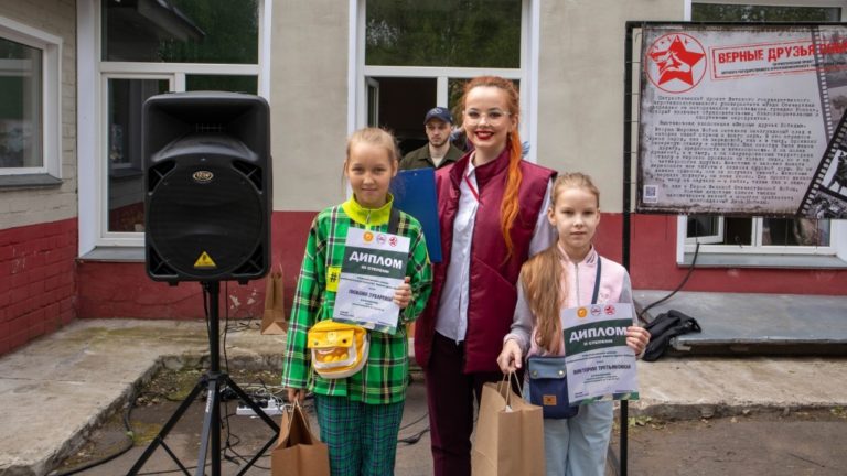 В рамках вернисажа «Верные друзья Победы» состоялось награждение участников детского конкурса изобразительного искусства