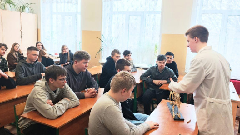 Выезд команды АгроТехКлассов в Котельнич: знакомство с профессиями будущего