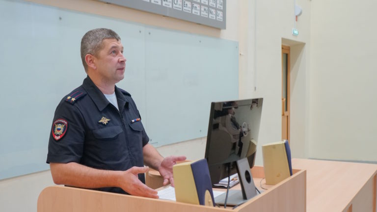 Здравствуйте! Вам звонят из ФСБ