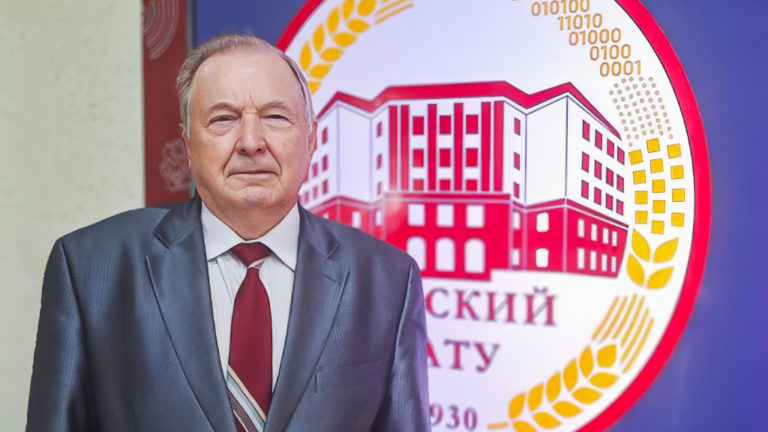От почвенных экспедиций до профессорской мантии