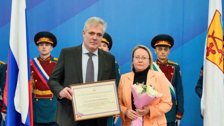 В Кирове вручены памятные медали к 80-летию Великой Победы