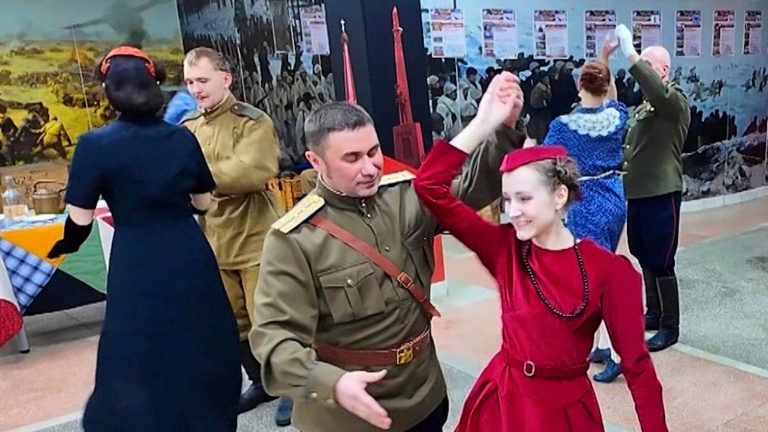 Студенты Вятского ГАТУ приняли участие в гражданской реконструкции