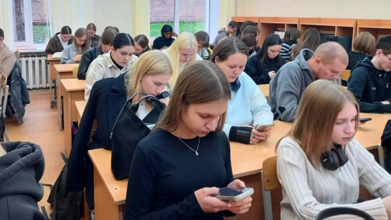 Студенты Вятского ГАТУ приняли участие в Евразийском диктанте по цифровой безопасности ⠀